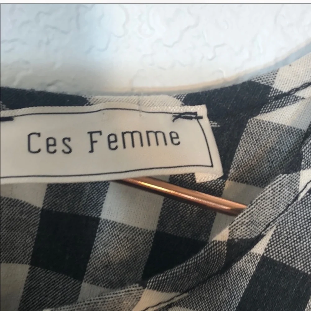 Ces Femme cold shoulder ruffle sleeve plaid top - Picture 5 of 5